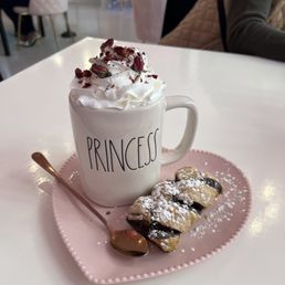 The rose latte I was served. This one is $16 and then again you pay for the "presentation".
