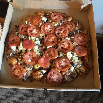 Blondie's - Large Resort Veggie Supreme Pizza - Pizza Near Me - Sunriver, Oregon