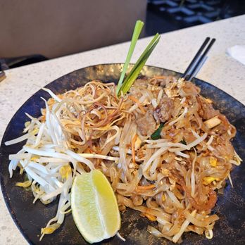 Isaan Der - Thai Kitchen & Bar - Thai Near Me - Richmond Hill, Ontario Isaan Der - Thai Kitchen & Bar - Thai Near Me - Richmond Hill, Ontario