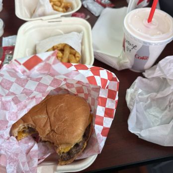 Mojo Burger - Burgers Near Me - San Jose, California Mojo Burger - Burgers Near Me - San Jose, California
