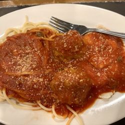 Rizzo's Restaurant - Two pasta plate (spaghetti and cheese ravioli) with marinara and 2 meatballs