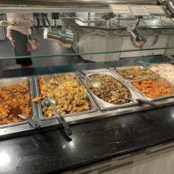 Golden Hibachi Buffet - Hot food station. This one had chicken, beef, mushrooms, and seafood.