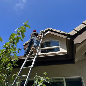 Carmel Valley Window Cleaning Gerardo - Window Washing Near Me Carmel Valley Window Cleaning Gerardo - Window Washing Near Me