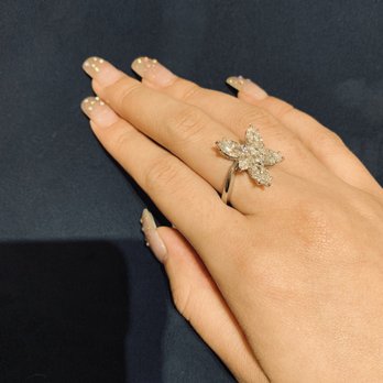 Harry Winston - Jewelry Near Me - Honolulu, Hawaii