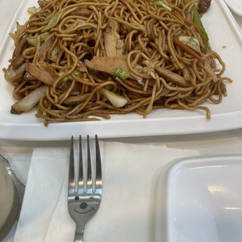 Oh My Grill - Chicken Fried Noodles - Diners Near Me - Honolulu, Hawaii