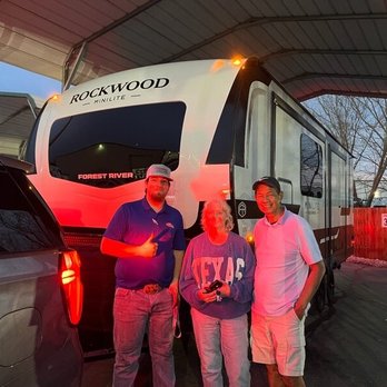 Fun Town RV Cleburne - Taylor Peters and Buyers - RV Dealers Near Me - Cleburne, Texas Fun Town RV Cleburne - Taylor Peters and Buyers - RV Dealers Near Me - Cleburne, Texas