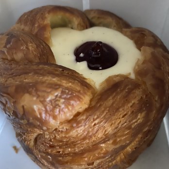 Apple Pie Bakery Café - This makes me happy - Bakeries Near Me - Hyde Park, New York