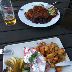 Sportbaude Waldeck - Pilzgulasch mit Knödel und Sülze mit Bratkartoffeln, sehr lecker