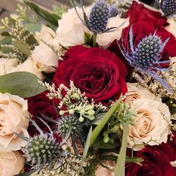 Candlelight And Roses - Bouquet