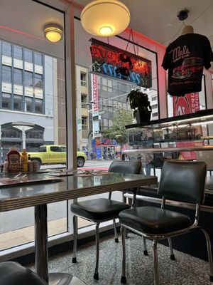 Mel's Drive-In by null