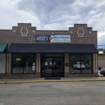 Le Cochon Chic - East entrance in shared parking lot with Starbucks - Delis Near Me - Denver, Colorado