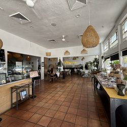 Fresh Cafe - Front of restaurant looking into the dining room.