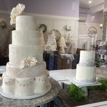 Celebrity Cake Studio - Cake in the window - Desserts Near Me - Tacoma, Washington Celebrity Cake Studio - Cake in the window - Desserts Near Me - Tacoma, Washington