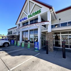 Royal Farms - Outside