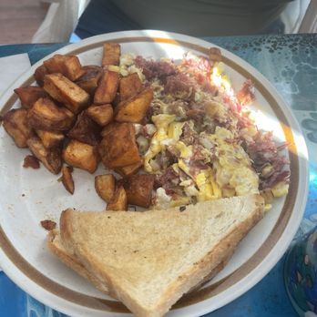 Sarah's On Main - Bacon and hash scramble - Breakfast & Brunch Near Me - Portland, Connecticut Sarah's On Main - Bacon and hash scramble - Breakfast & Brunch Near Me - Portland, Connecticut