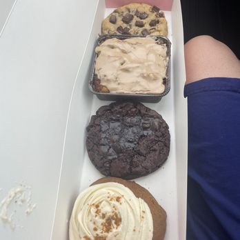 Crumbl - Hudson - Bakeries Near Me - Hudson, Massachusetts Crumbl - Hudson - Bakeries Near Me - Hudson, Massachusetts