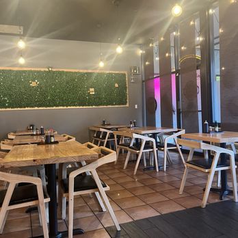 MiMi's Kitchen - Inside - Asian Fusion Near Me - San Jose, California