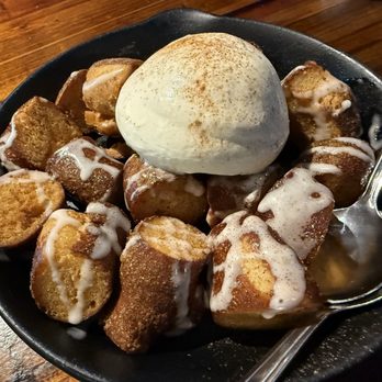 Food + Beer - This was their special dessert for the day, pretzel cooked crispy in a cinnamon butter sauce with ice cream! - Sports Bars Near Me - Tampa, Florida