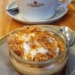 Schweinske - Salted Caramel Cookie Crumble und Milchkaffee