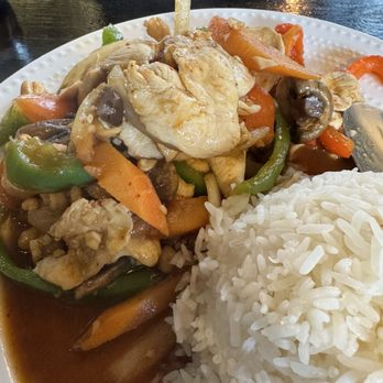 Thesen Asian Noodle Bar - Lunch Cashew Nut Sauce - slam dunk every time!! - Noodles Near Me - Naples, Florida Thesen Asian Noodle Bar - Lunch Cashew Nut Sauce - slam dunk every time!! - Noodles Near Me - Naples, Florida