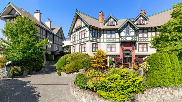 Abigail's Hotel by null