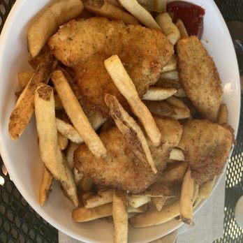 Tipsy Steer - Sunnies & Chips - New American Near Me - Roseville, Minnesota
