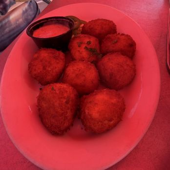 Crabs on the Beach - Seafood Near Me - Gulf Breeze, Florida