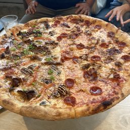 Pizza - split flavors Pizza - split flavors