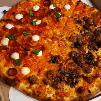 Pizzeria Dolorosa - Half hot honey,  half sausage and onion - Pizza Near Me - La Crosse, Wisconsin