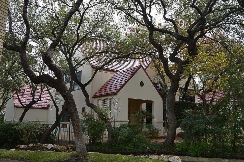 Slide of C.W. Roofing & Construction