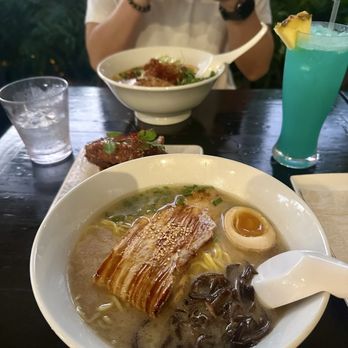 Momosan Waikiki - Ramen Near Me - Honolulu, Hawaii