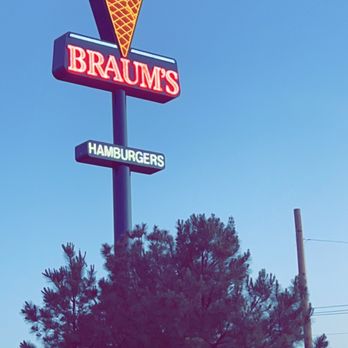 Braum's Ice Cream and Dairy Store - a sign for braum's - Ice Cream & Frozen Yogurt Near Me - Purcell, Oklahoma