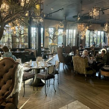 Wolf by Vanderpump at Caesars Republic Lake Tahoe - American Near Me - Stateline, Nevada