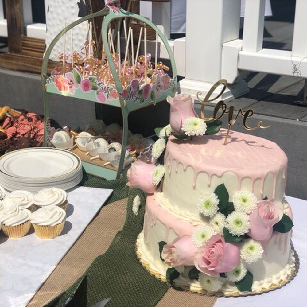 McCrum's Bakery - Beautiful cake and cake pops. - Desserts Near Me - Elmwood Park, New Jersey