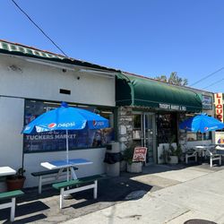 Tucker's Market & Deli