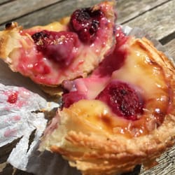 Alexandra Palace farmers market - #colourblast with some fantastic local (raspberry) pastel de nata's!