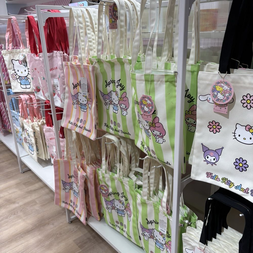 Miniso - Toy Stores Near Me - Bloomington, Minnesota