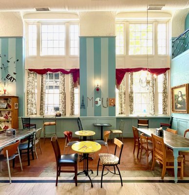 Amélie's French Bakery & Café by null