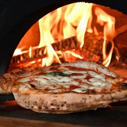 Ristorante Casanova - Woodfired Pizza oven