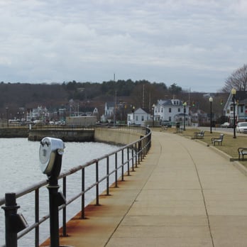 Stacy Boulevard Park - Nice park for a walk along the water - Parks Near Me
