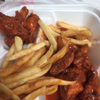 Market Deli - Buffalo wings - Delis Near Me - Douglasville, Georgia
