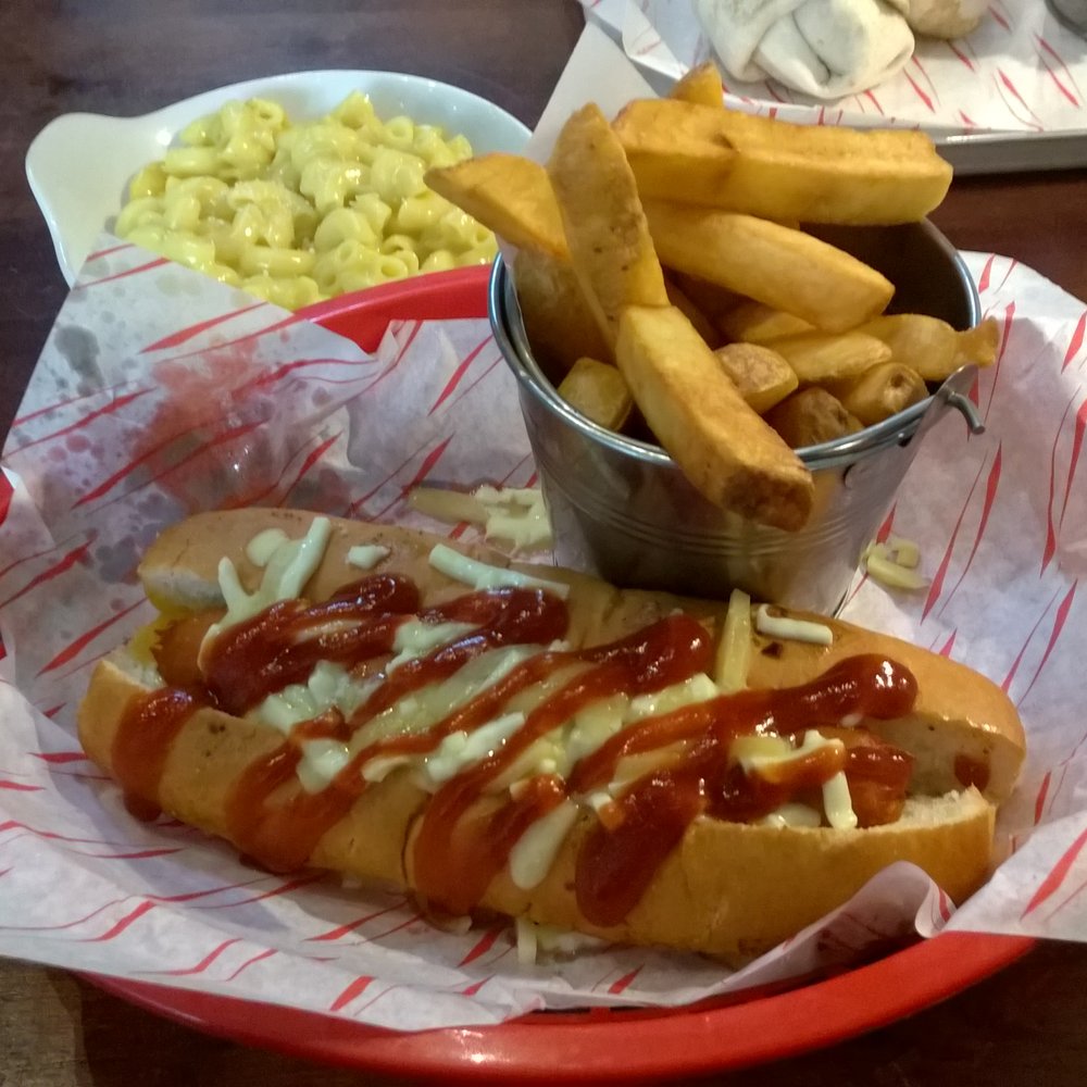 The Raven - Bbq hot dog, chips and mac and cheese.  Oink! - Pubs Near Me - Glasgow, GLG