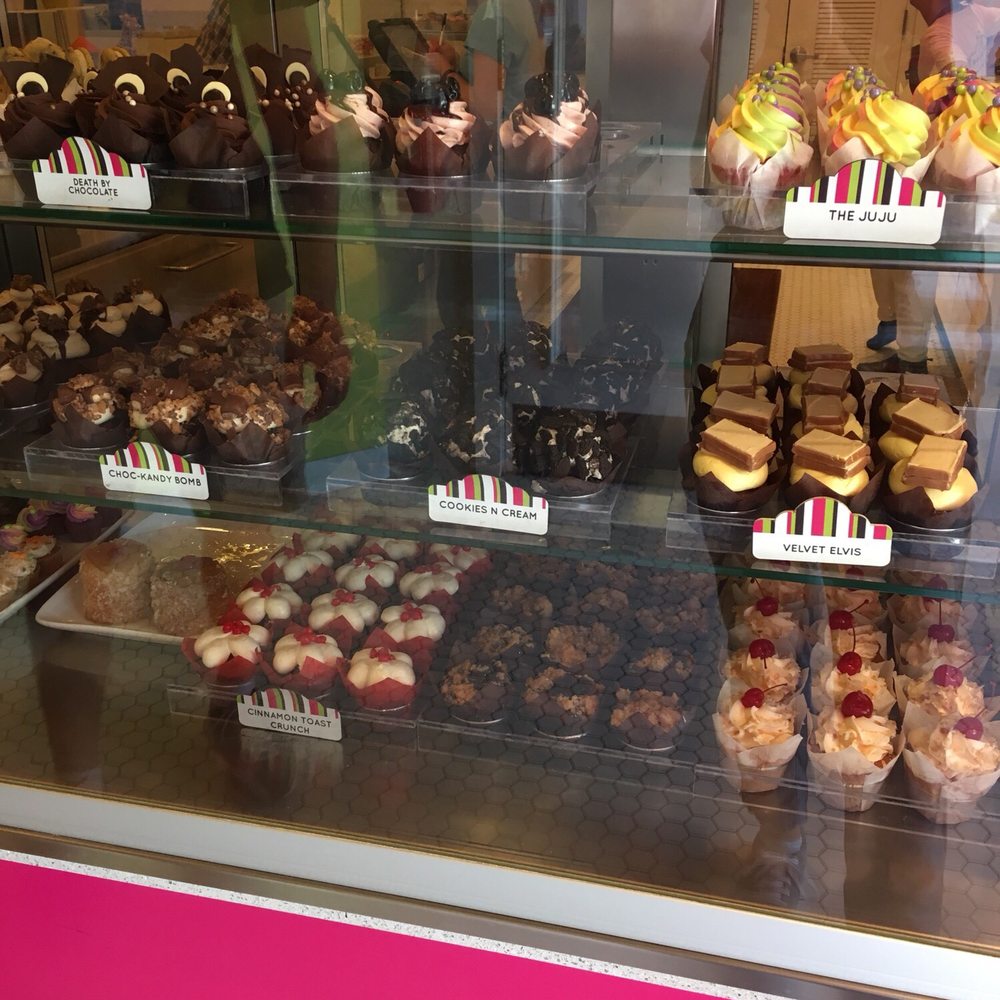 Boardwalk Cupcakes - Cupcake display case - Desserts Near Me - Atlantic City, New Jersey Boardwalk Cupcakes - Cupcake display case - Desserts Near Me - Atlantic City, New Jersey
