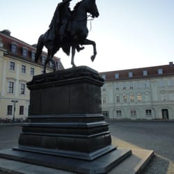 Carl-August-Denkmal