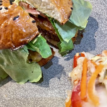Moku Kitchen - Cheeseburger, no fries :( - Cocktail Bars Near Me - Honolulu, Hawaii Moku Kitchen - Cheeseburger, no fries :( - Cocktail Bars Near Me - Honolulu, Hawaii