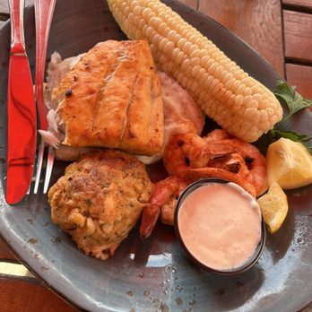 Phillips Seafood - Broiled Seafood Trio - Seafood Near Me - Baltimore, Maryland Phillips Seafood - Broiled Seafood Trio - Seafood Near Me - Baltimore, Maryland