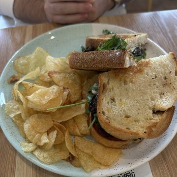 Bluestone Lane Manhattan Beach Café - Truffle Mushroom Grilled Cheese - Coffee & Tea Near Me - Manhattan Beach, California Bluestone Lane Manhattan Beach Café - Truffle Mushroom Grilled Cheese - Coffee & Tea Near Me - Manhattan Beach, California
