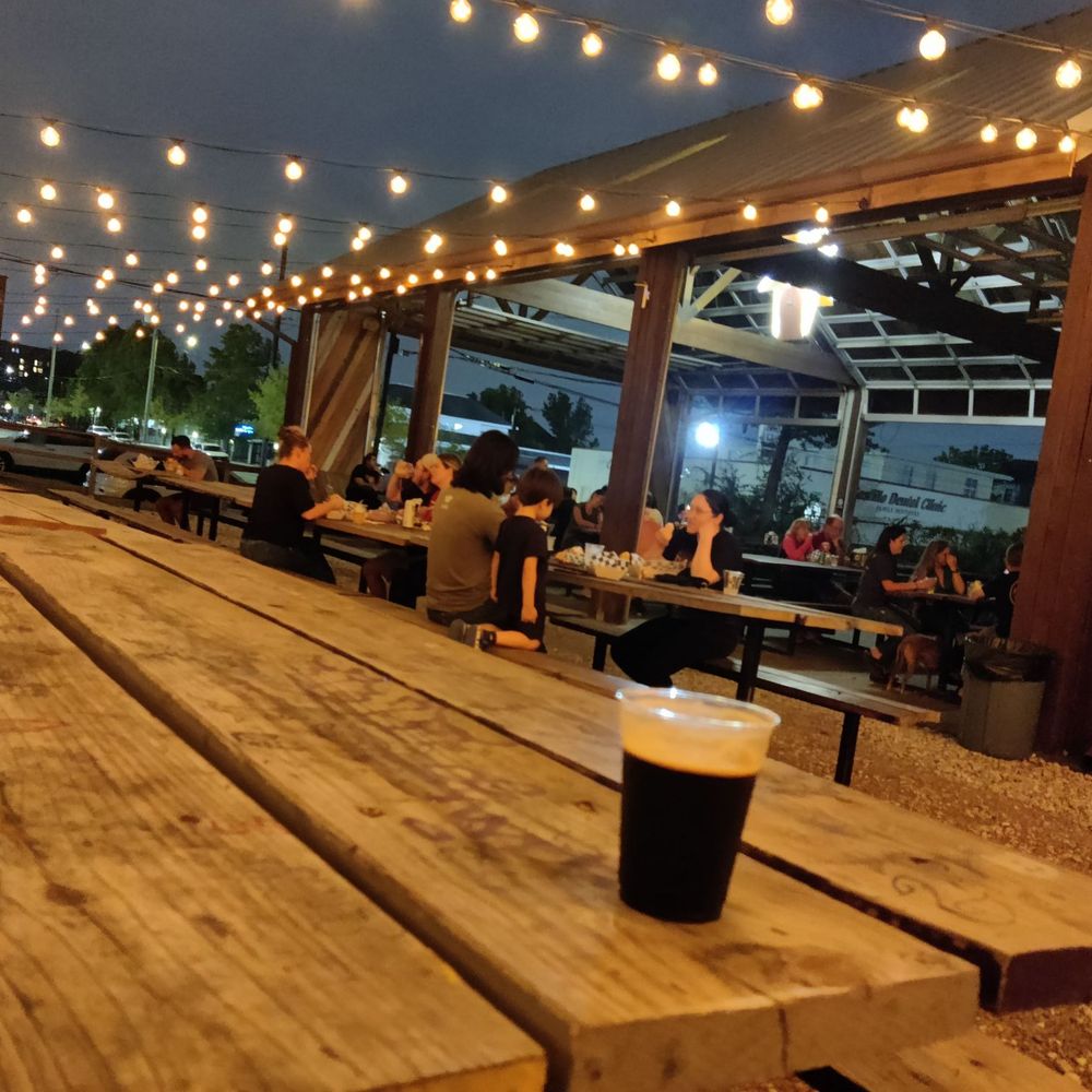 Moon Tower - Outdoor Seating - Dive Bars Near Me - Houston, Texas Moon Tower - Outdoor Seating - Dive Bars Near Me - Houston, Texas