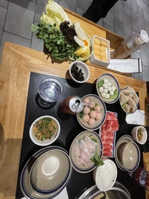 Da Long Yi Hot Pot by null