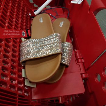 Target - Looking for flip flops - Department Stores Near Me - Chicago, Illinois